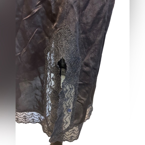 Vintage black double side slit lace bottom half slip. - Picture 3 of 4